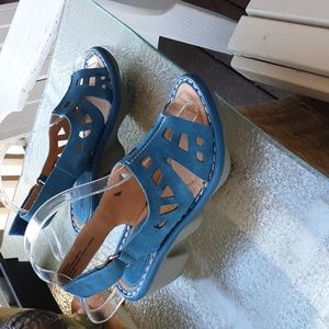 Earth Stargaze Wedge Sandals